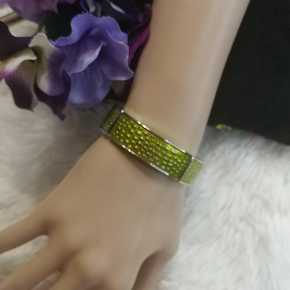 NWT $58 Lia Sophia QUENCH Lime Green Stretch Bracelet